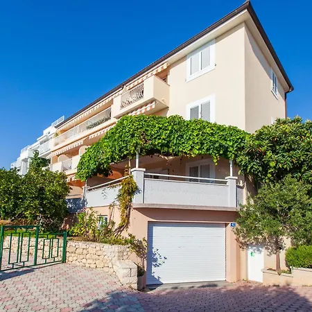 No.5 Apartment Podgora