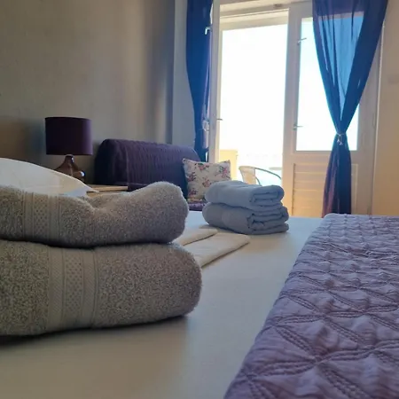 No.5 Apartment *