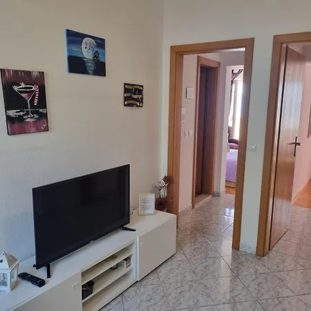 No.5 Apartment *